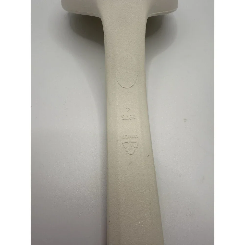 Rubbermaid White Ladle Server Spoon #1975 #1 (12-1/4